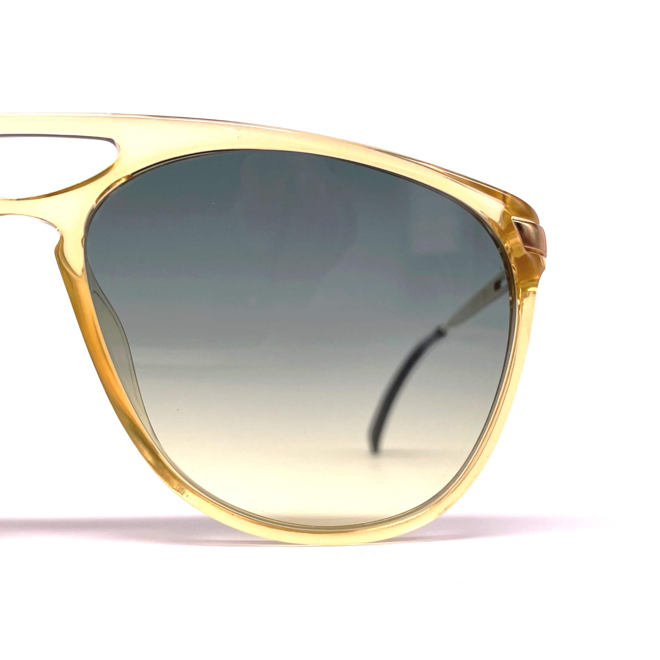Vintage PLAYBOY 4667 aviator luxury sunglasses